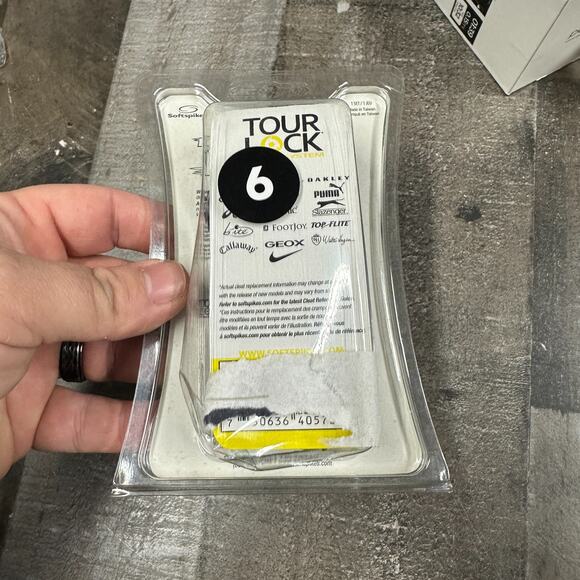 Softspikes Silver Tornado Fast Twist Tour Lock Golf Cleat Replacement New - Picture 2 of 5